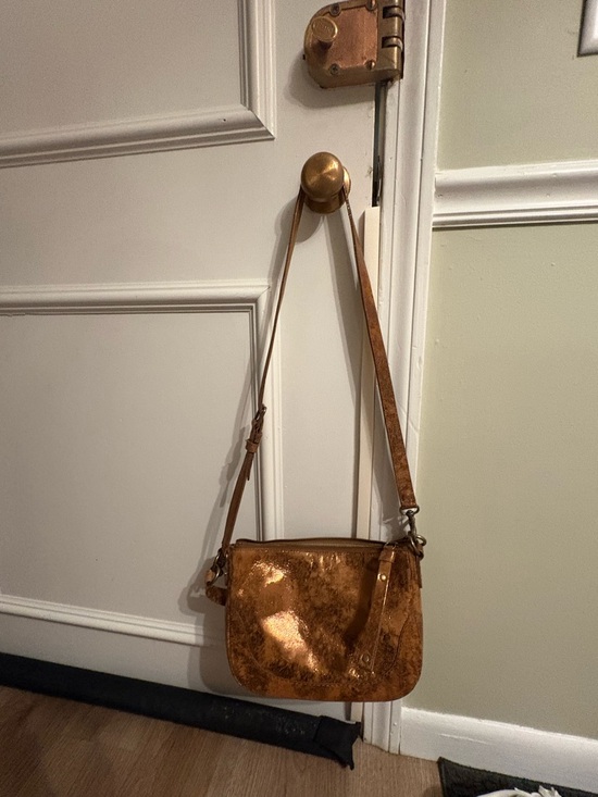 Frye Melissa Tan-Bronze Distressed Leather Crossbody - Picture 4 of 8